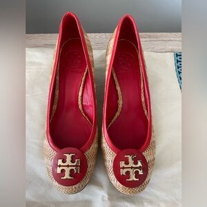 Tory Burch Sally Red Raffia Straw & Leather Logo Wedge Heel Pump Shoes Size 8M